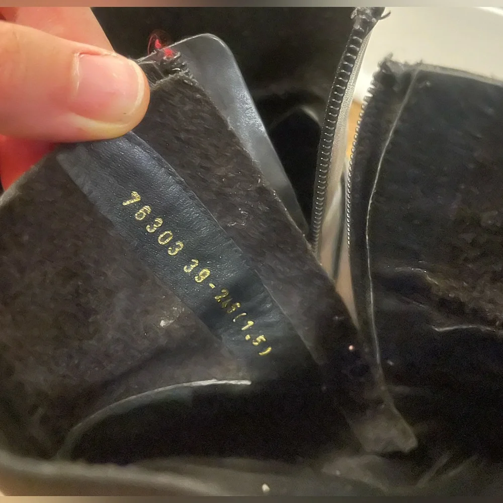 Linea Rosa Booties - Picture 6 of 7